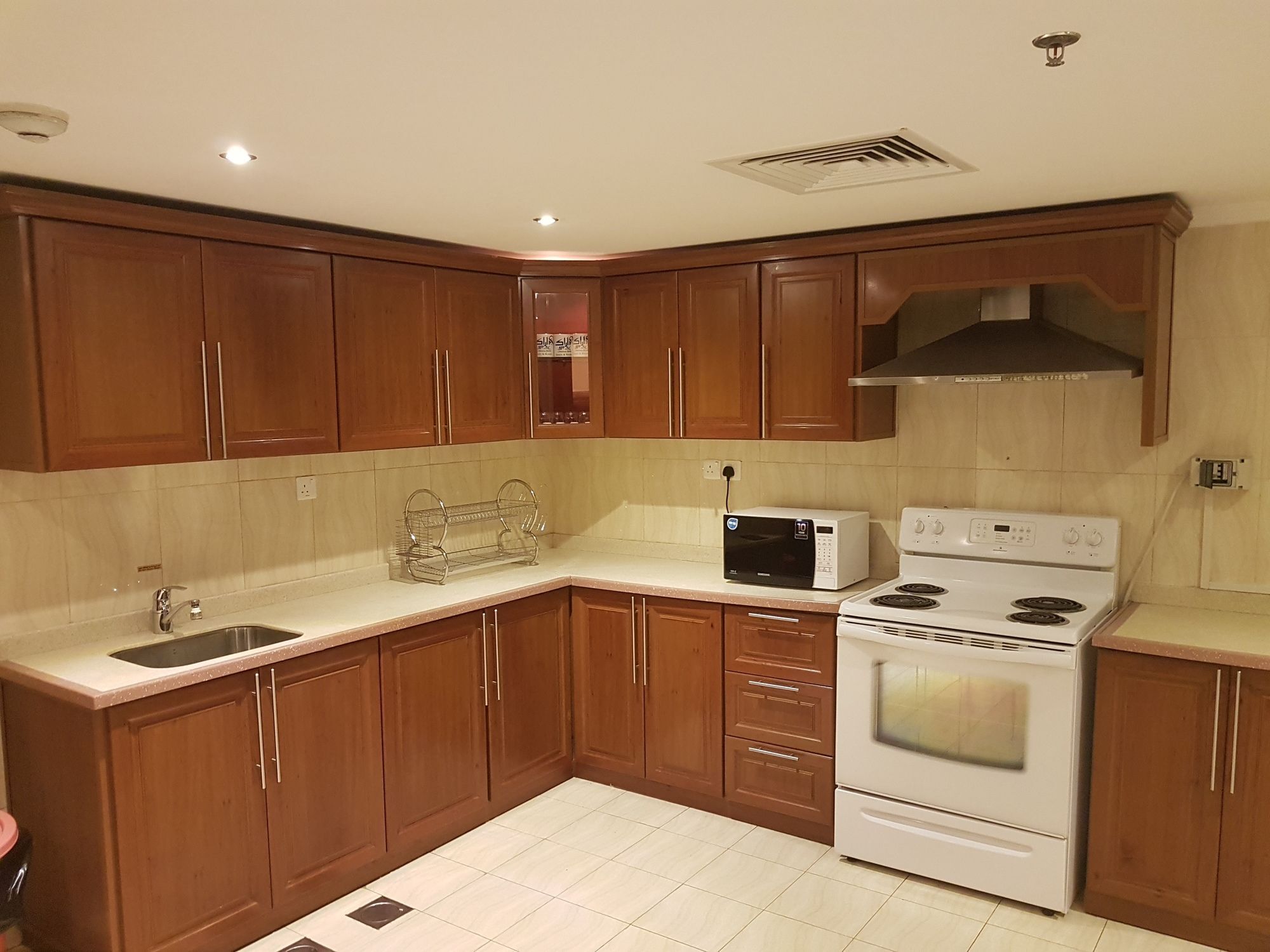 Taiba Suites Madinah Медина Экстерьер фото A modern kitchen