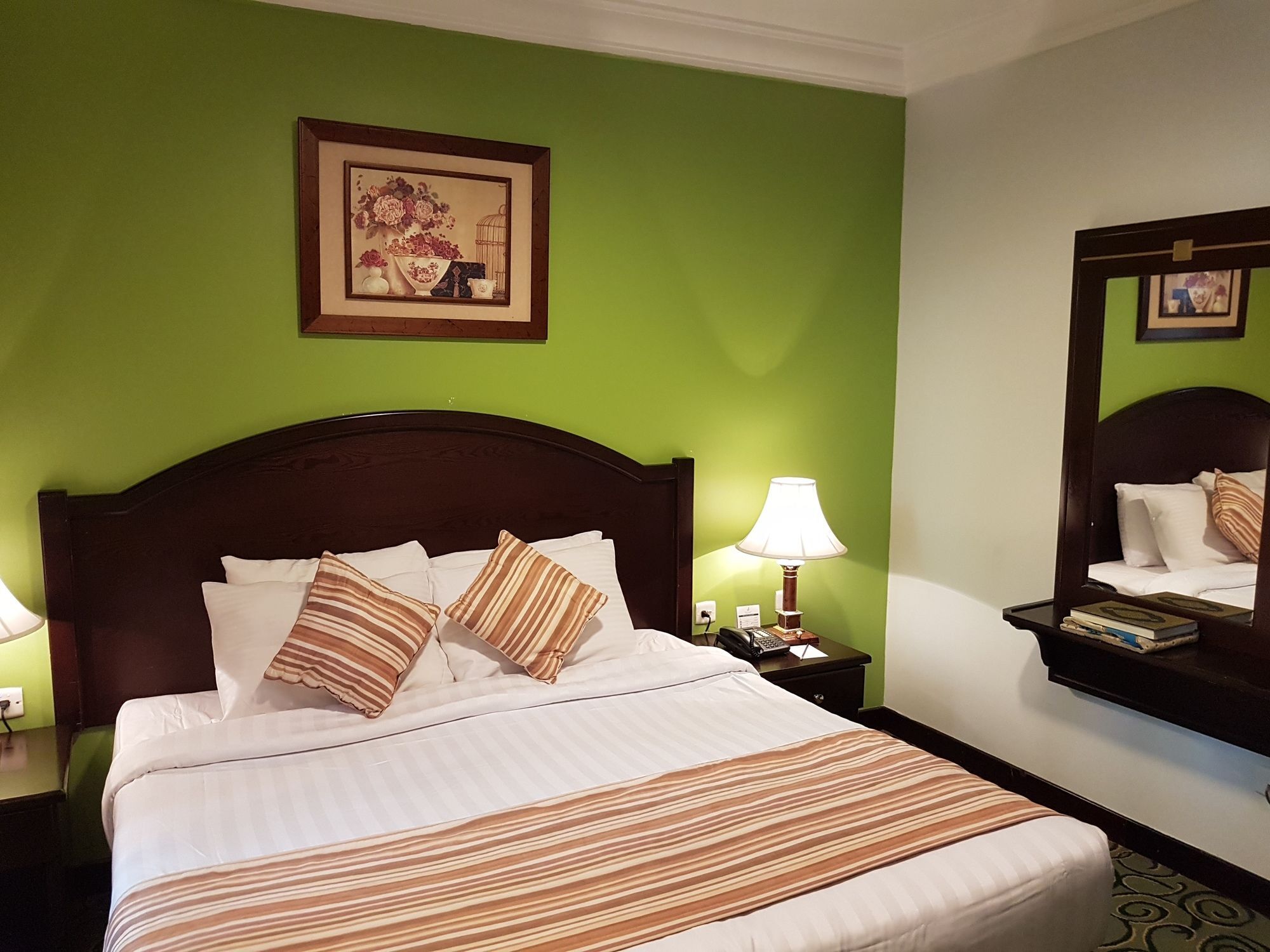 Taiba Suites Madinah Медина Экстерьер фото Deluxe Room