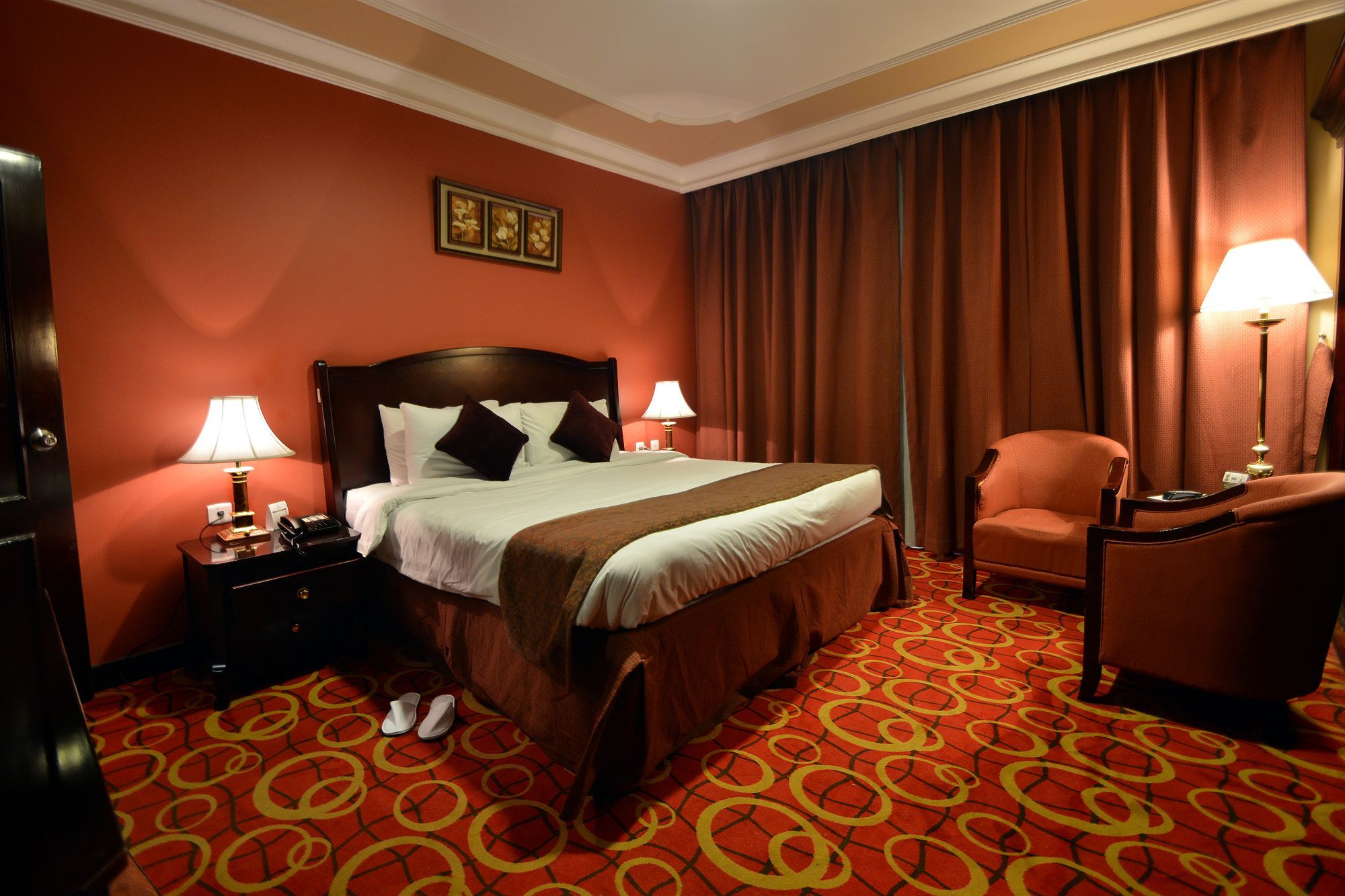 Taiba Suites Madinah Медина Экстерьер фото A room at the hotel