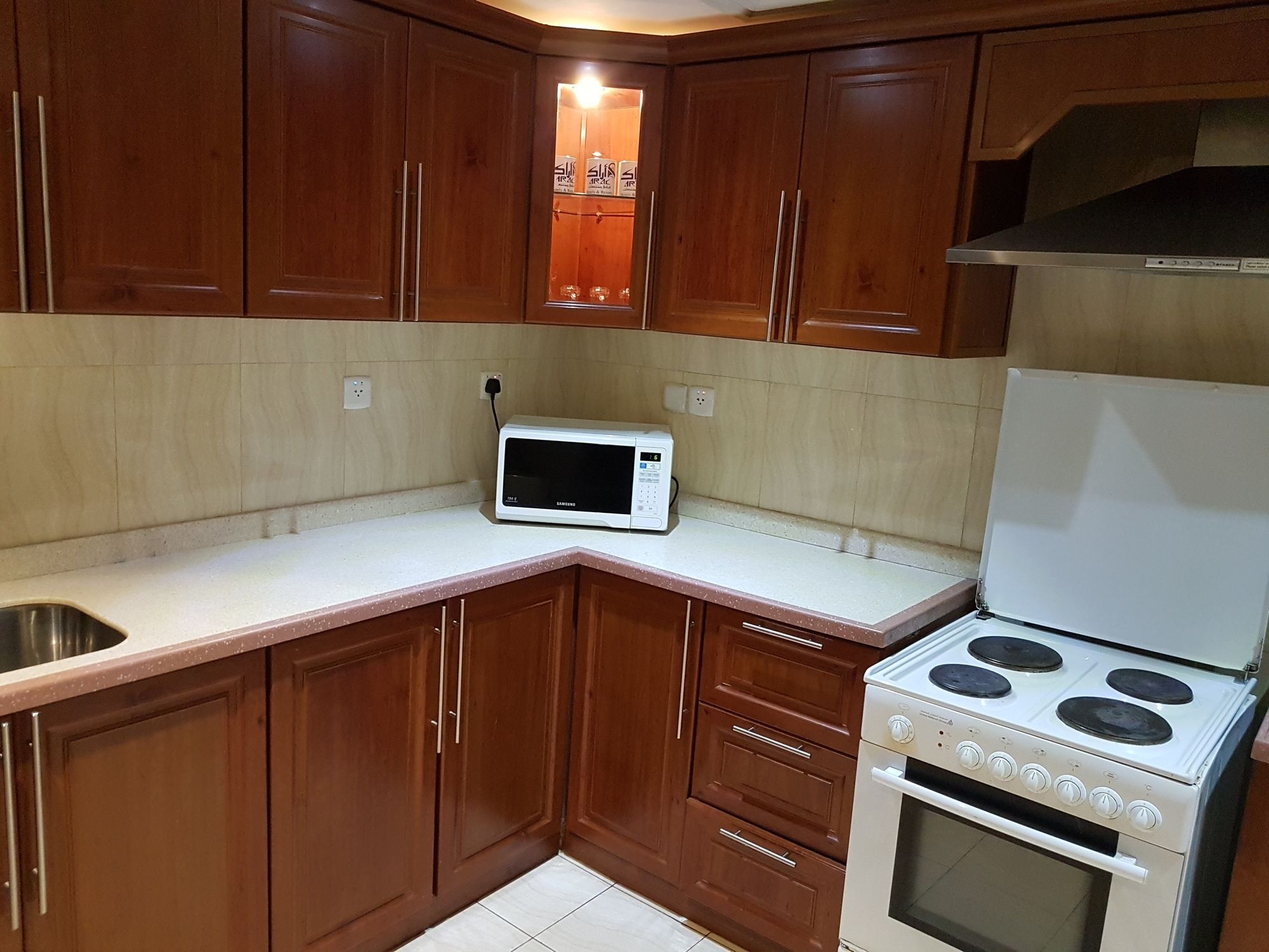 Taiba Suites Madinah Медина Экстерьер фото A modern kitchen
